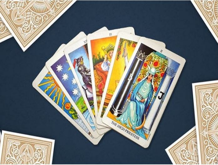 Ý nghĩa các lá bài tarot tình yêu: Khi biểu tượng lên tiếng