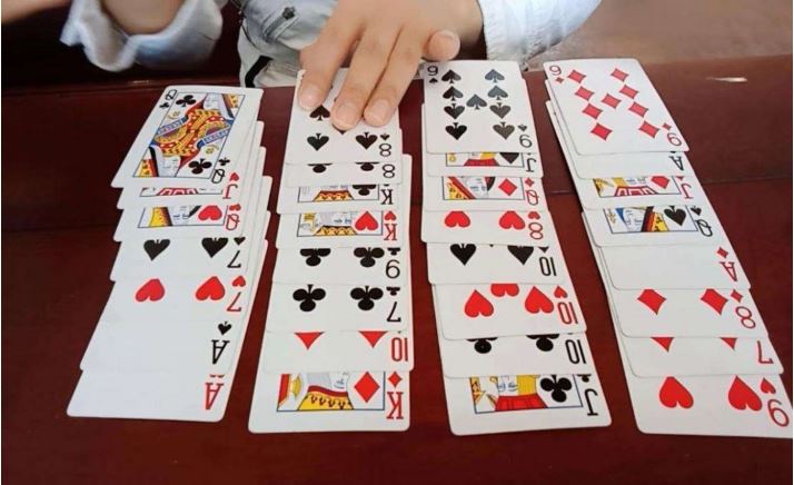 Bói bài tây 52 lá là gì? Nguồn gốc, ý nghĩa và lý do nên xem