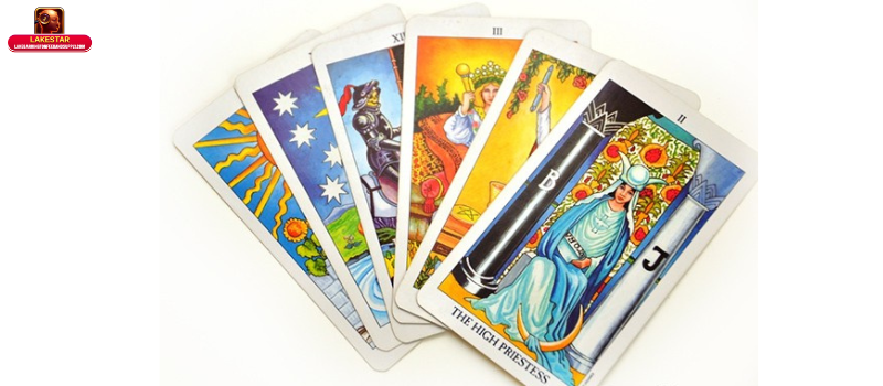 Ứng dụng Bộ Major Arcana trong đời sống và phát triển bản thân
