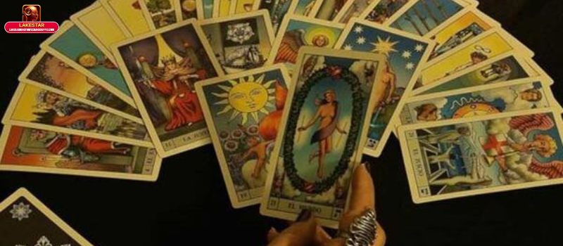 Các kiểu trải bài bói Tarot tình yêu phổ biến và ý nghĩa từng lá bài