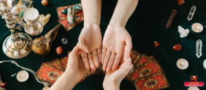 Bói chỉ tay là gì? Nguồn gốc và ý nghĩa thực sự
